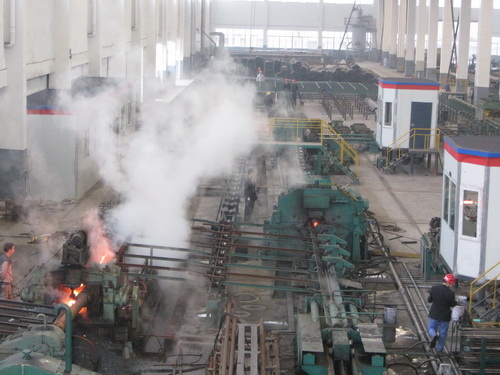 泰安无缝钢管厂家生产车间