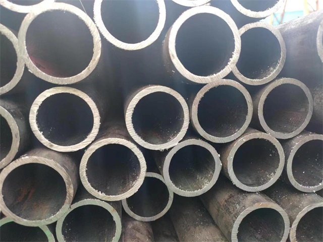 泰安10#结构用无缝钢管